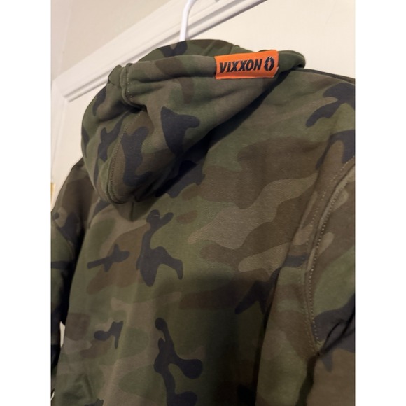 Dixxon Flannel Co Woman's Vixxon Camo Hoodie Size Small NWT - Picture 5 of 5